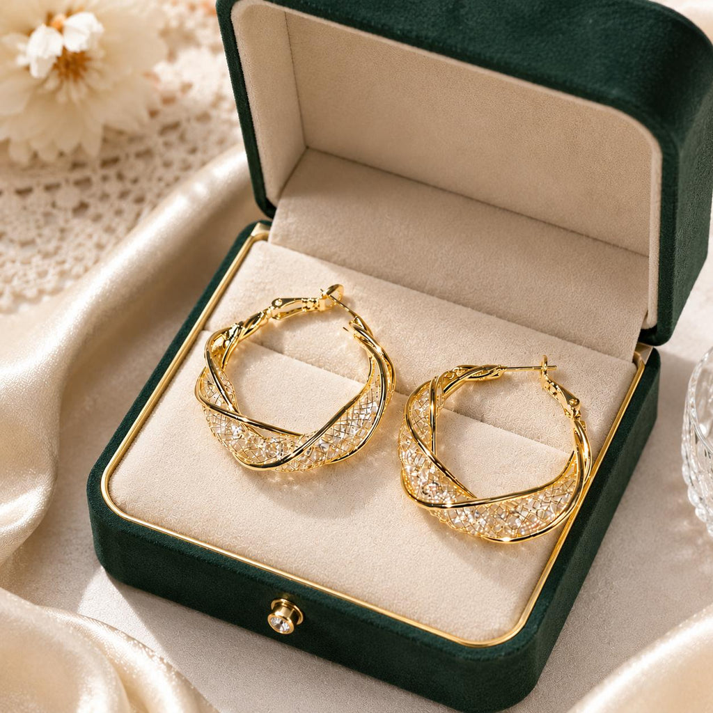 Aretes SUY Aros Dorados Medianos con Diseño Torcido Entrelazado y Malla de Piedras Brillantes, Pendientes de Aro Calados Llamativos para Mujer, Joyería Elegante para Fiestas, Citas y Ocasiones Especiales