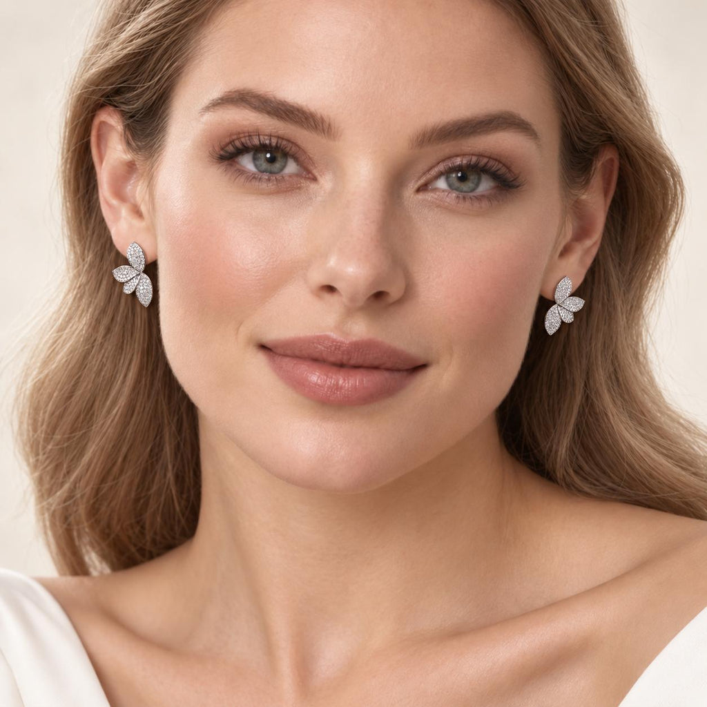 Aretes de Tuerca Mariposa Plateados con Piedras Brillantes, Diseño Elegante para Mujer SUY