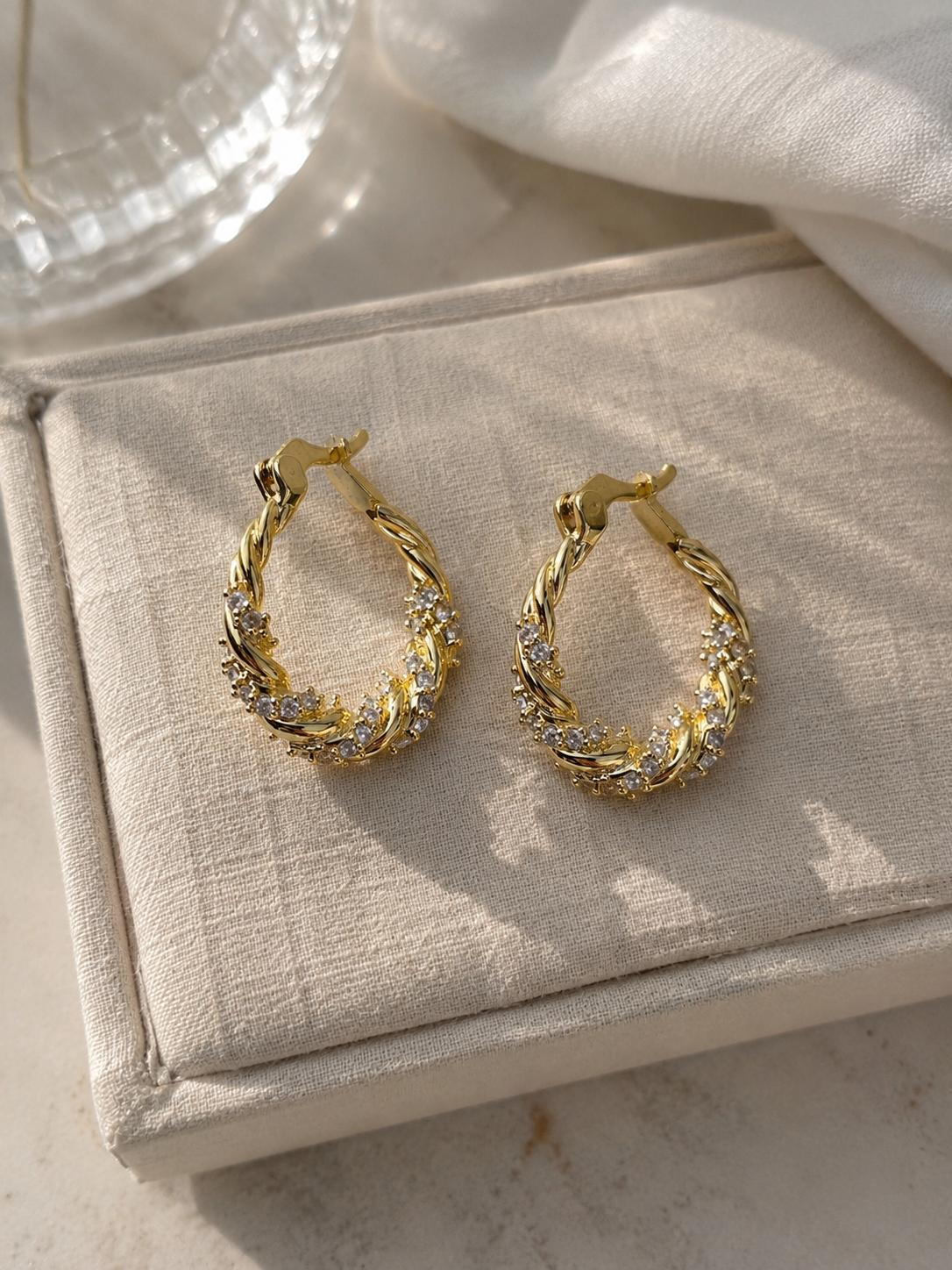 Aretes Arracadas Doradas Trenzadas con Circonias Brillantes, Diseño Vintage Elegante para Mujer SUY