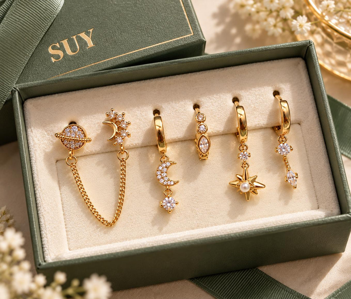 Aretes Dorados con Cristales y Diseños de Luna, Estrellas y Planetas | Estilo Celestial Elegante para Mujer