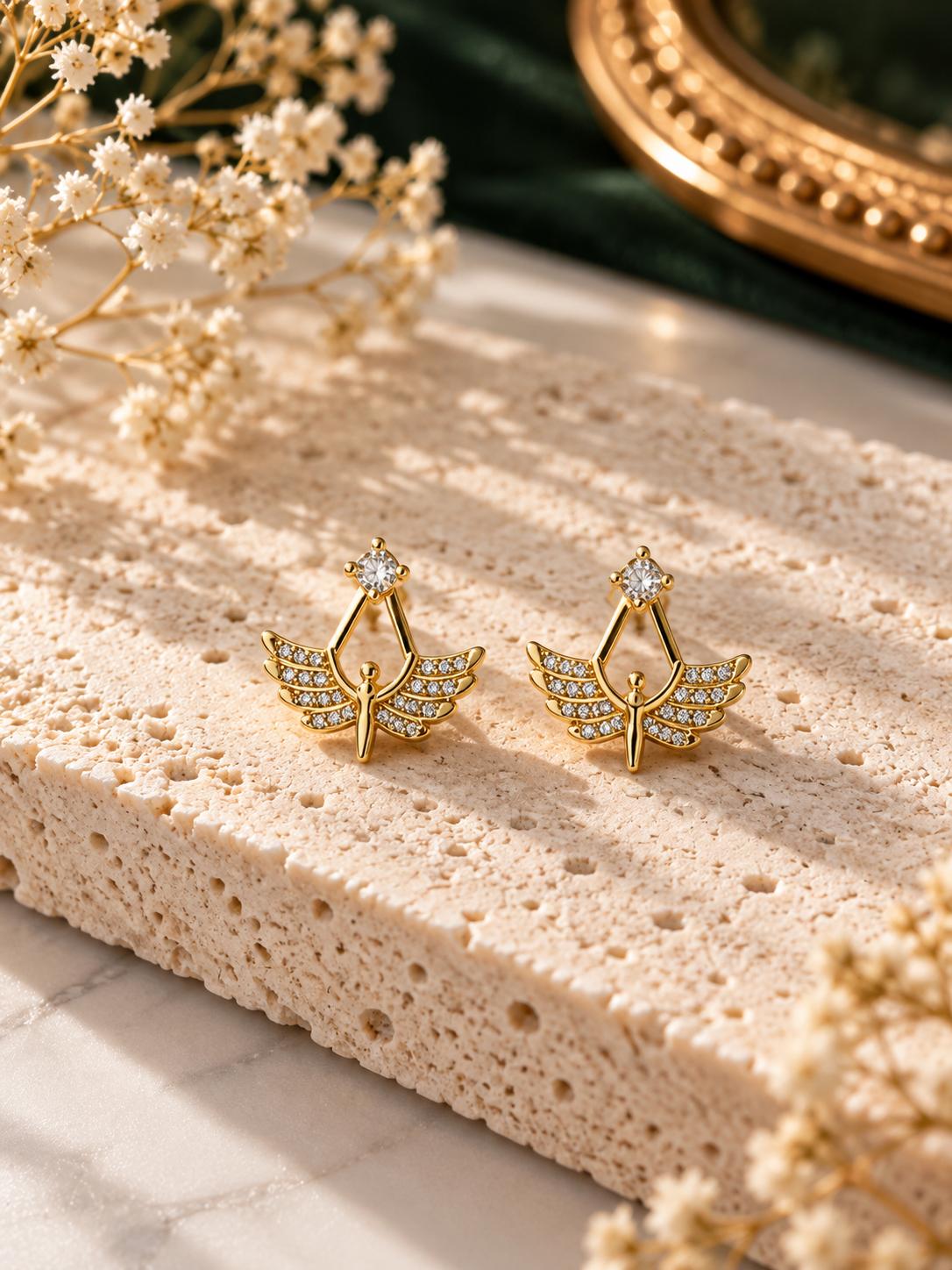 Aretes de ángel con alas y piedras brillantes, color dorado, para mujer – SUY JEWELRY