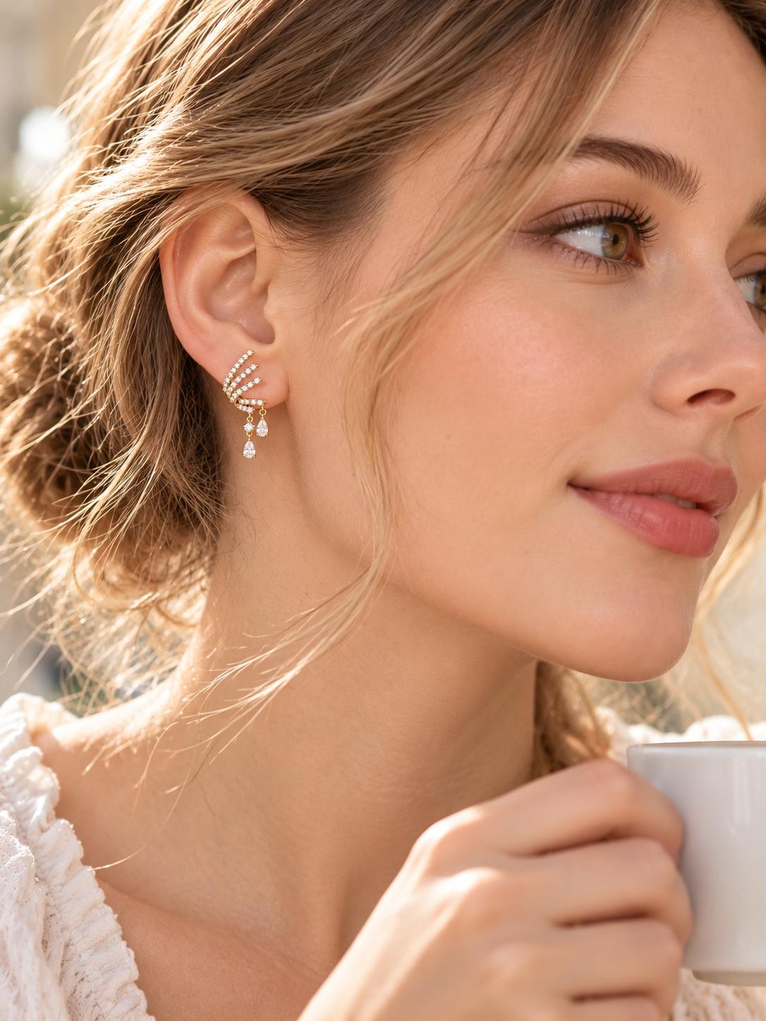 Pendientes dorados en forma de ala con circonias gota, diseño elegante para mujer SUY