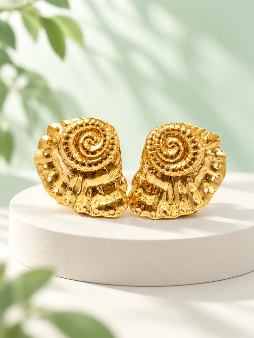 Aretes dorados con forma de caracol marino SUY, pendientes estilo playa para mujer