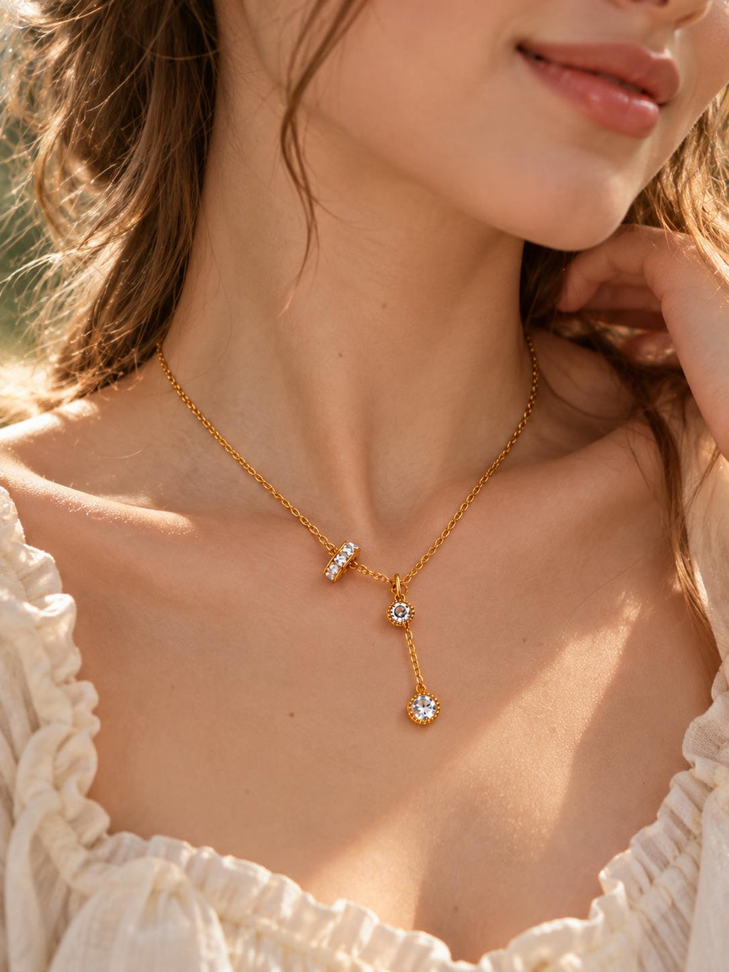 Collar dorado fino con circonitas colgantes, collar elegante de cadena fina SUY