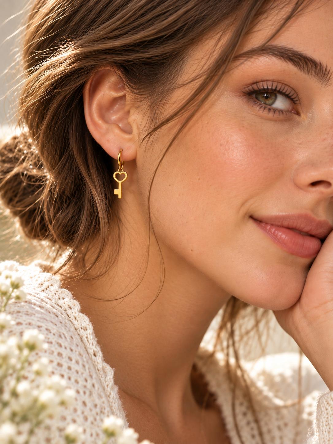 Set de tres pares de aretes dorados, aretes de aro candado y llave de corazón, aretes de bola, joyas de moda SUY