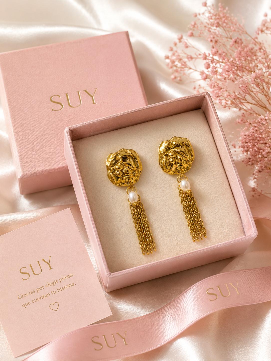 Aretes largos dorados texturizados con perla y fleco de cadena, joyería moderna para mujer SUY