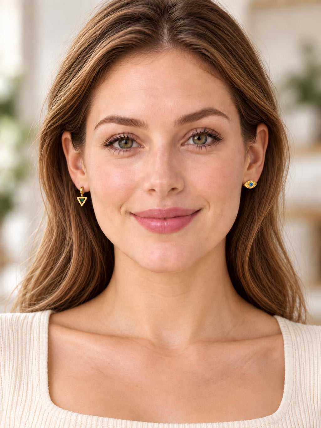 Set de 3 pares de aretes dorados para mujer, diseños de ojo azul y triángulos