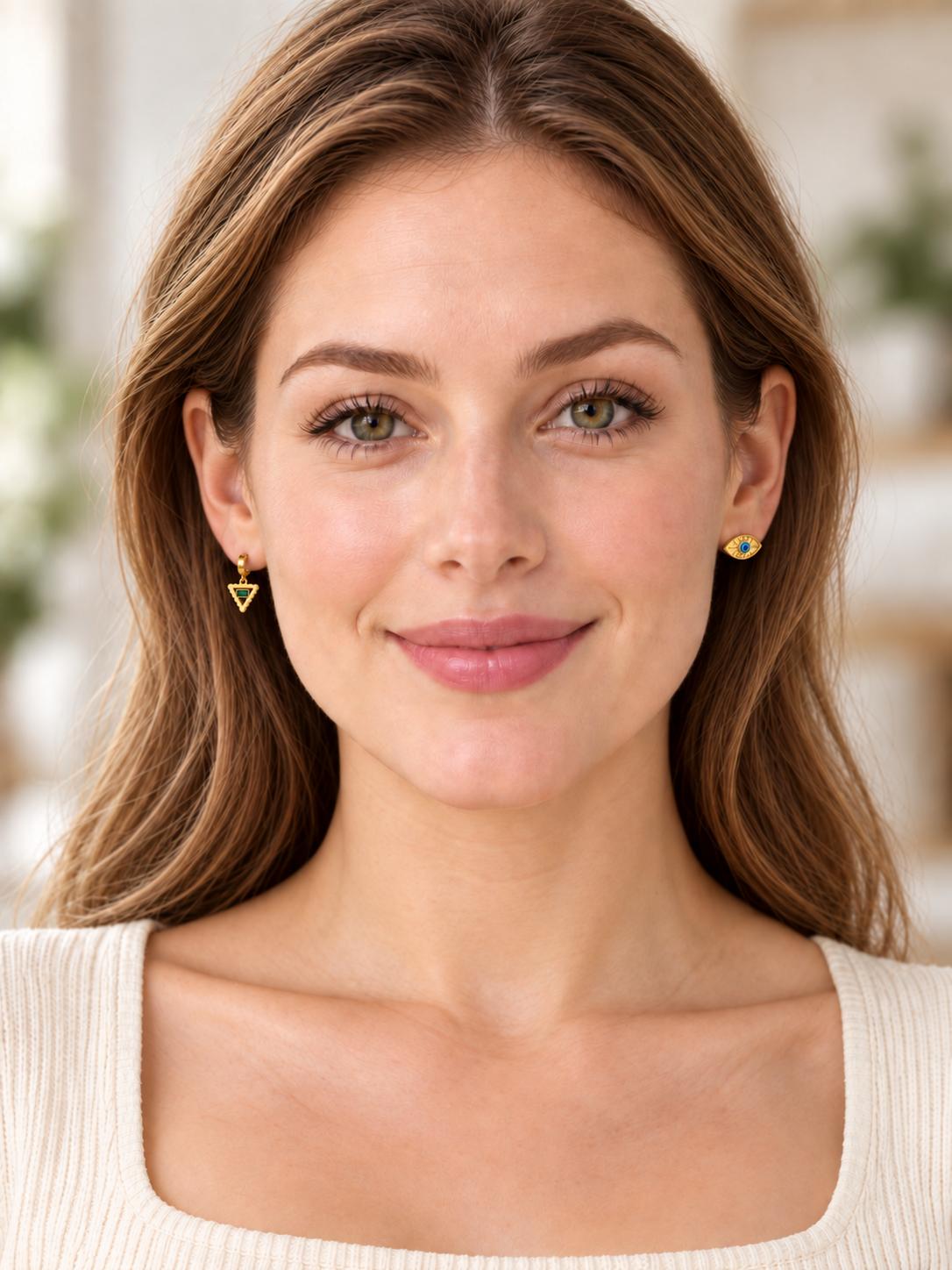 Set de 3 pares de aretes dorados para mujer, diseños de ojo azul y triángulos