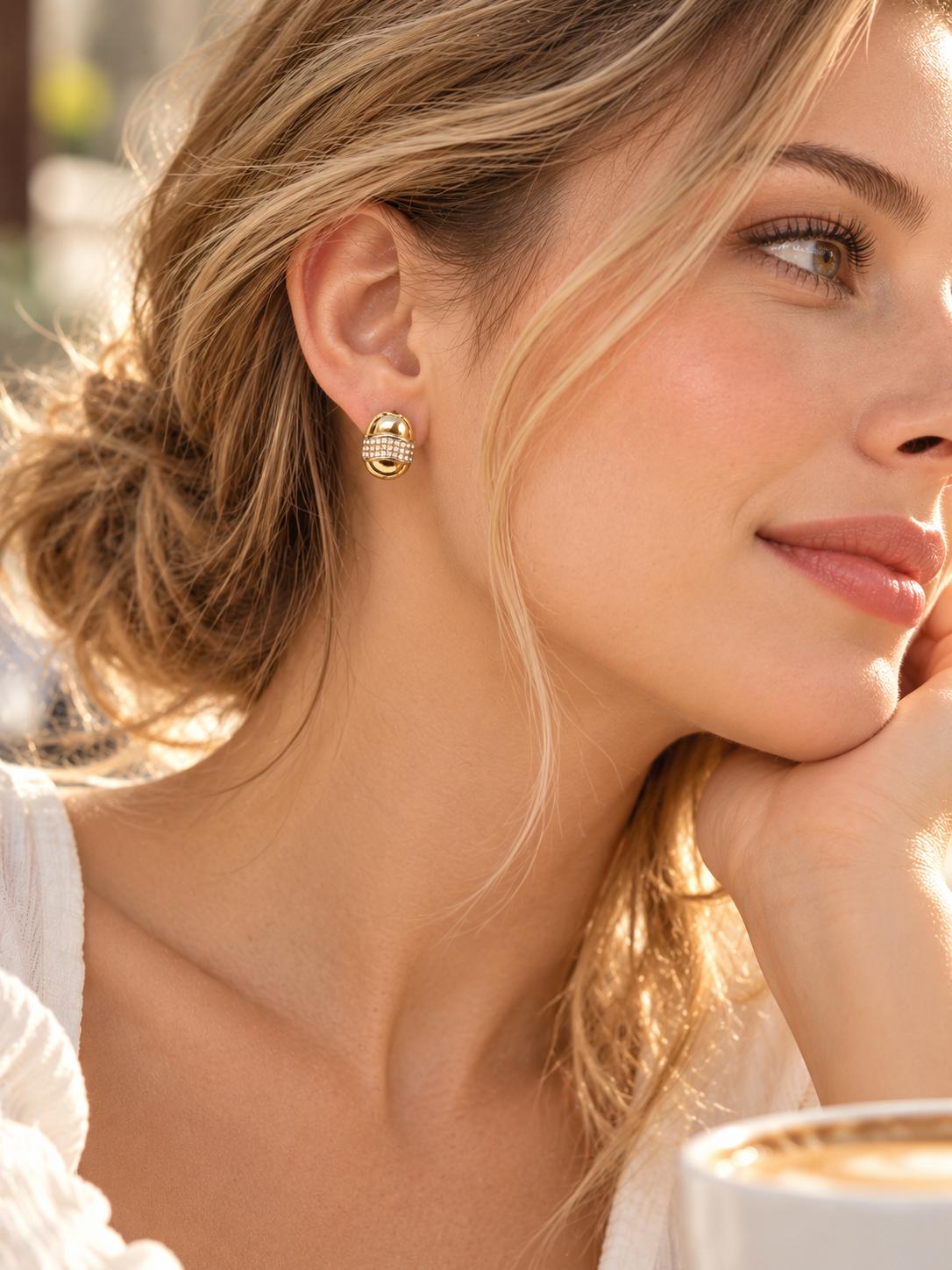 Pendientes ovalados dorados con piedras brillantes, diseño bicolor elegante para mujer SUY