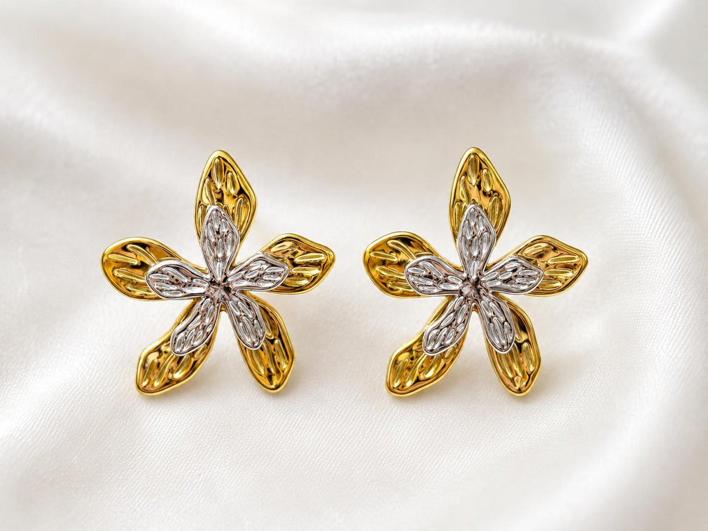Aretes flor bicolor dorado y plateado, diseño elegante para mujer SUY