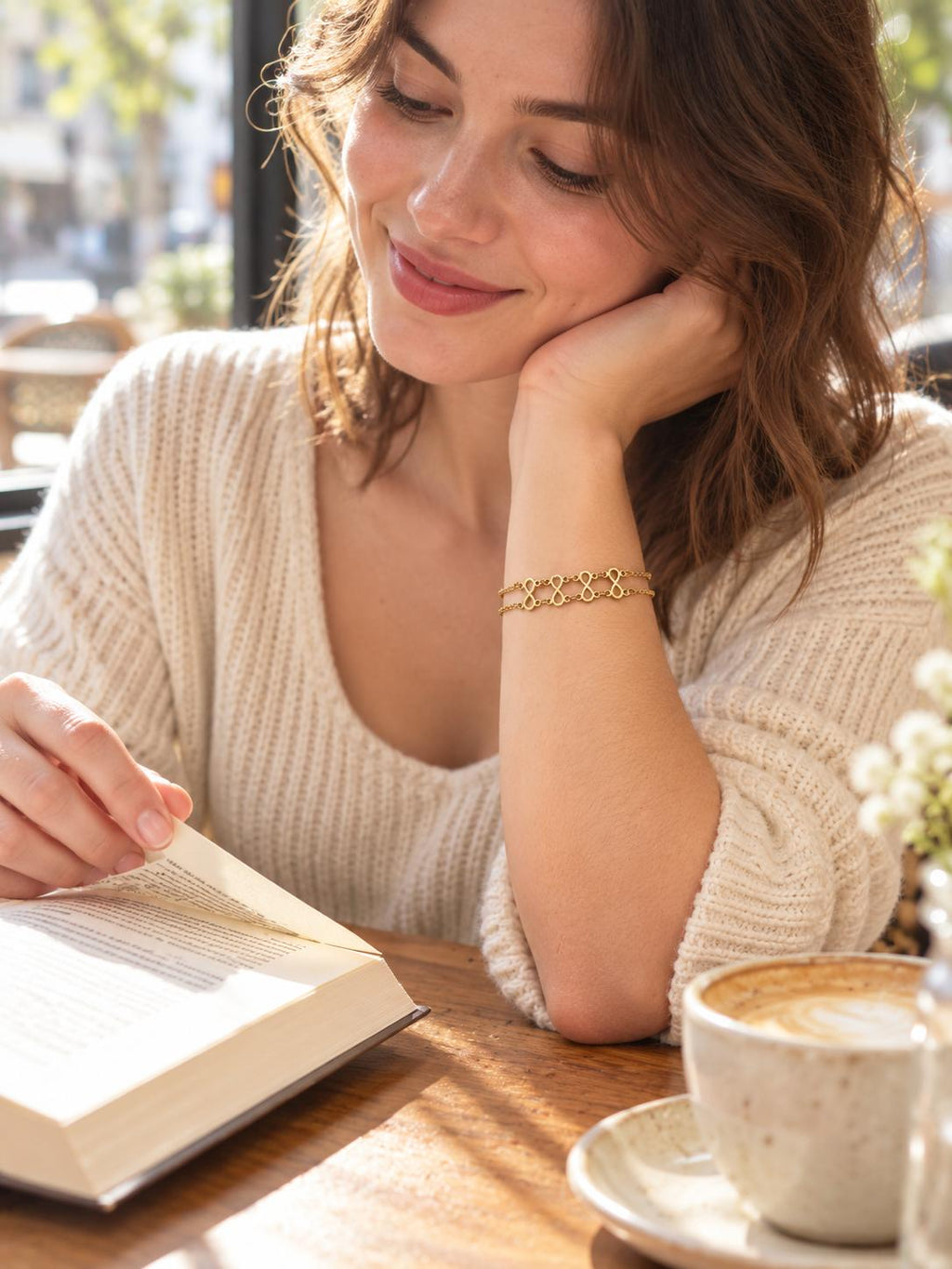 Pulsera Infinito en Oro — Diseño Doble Cadena, Elegante y Minimalista