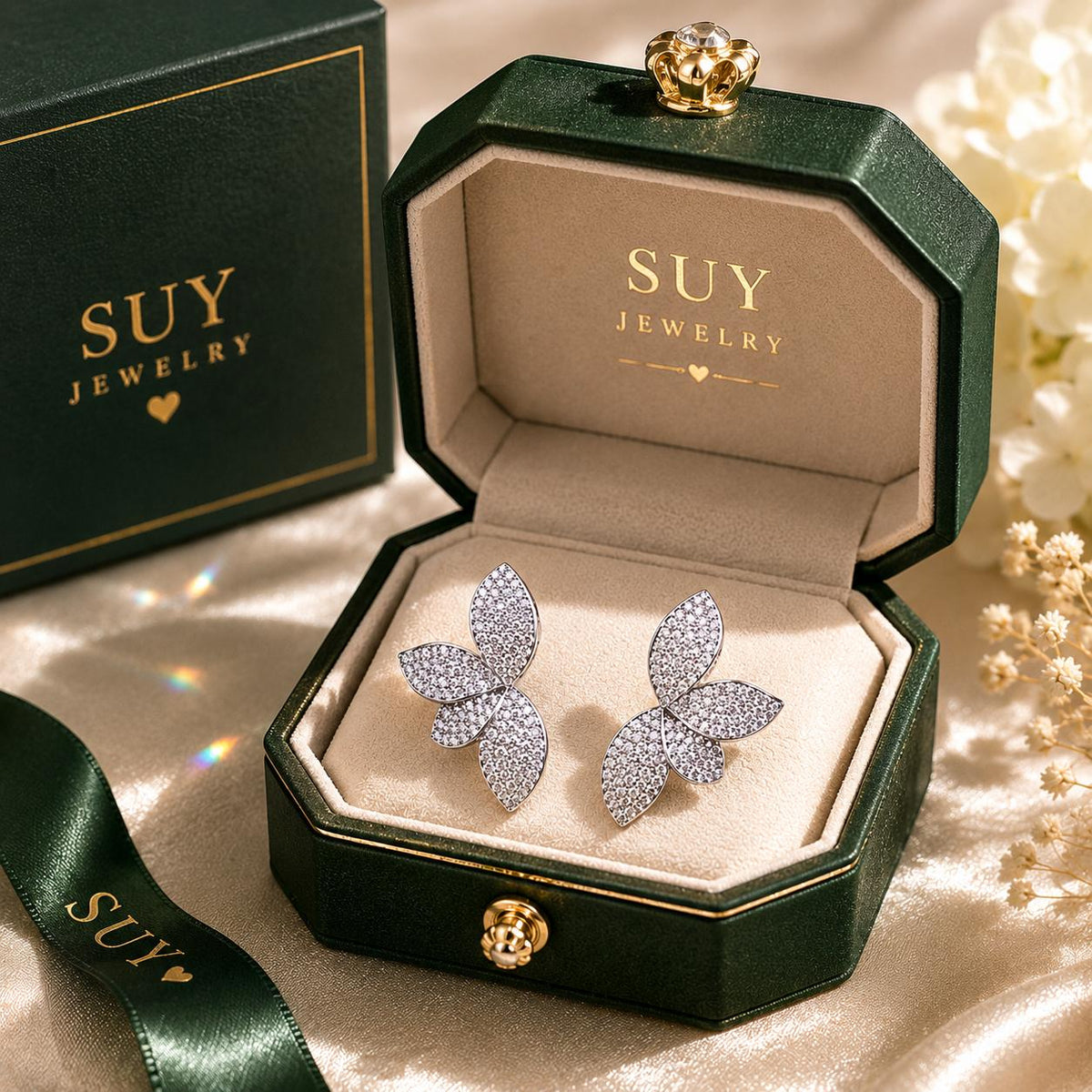 Aretes de Tuerca Mariposa Plateados con Piedras Brillantes, Diseño Elegante para Mujer SUY