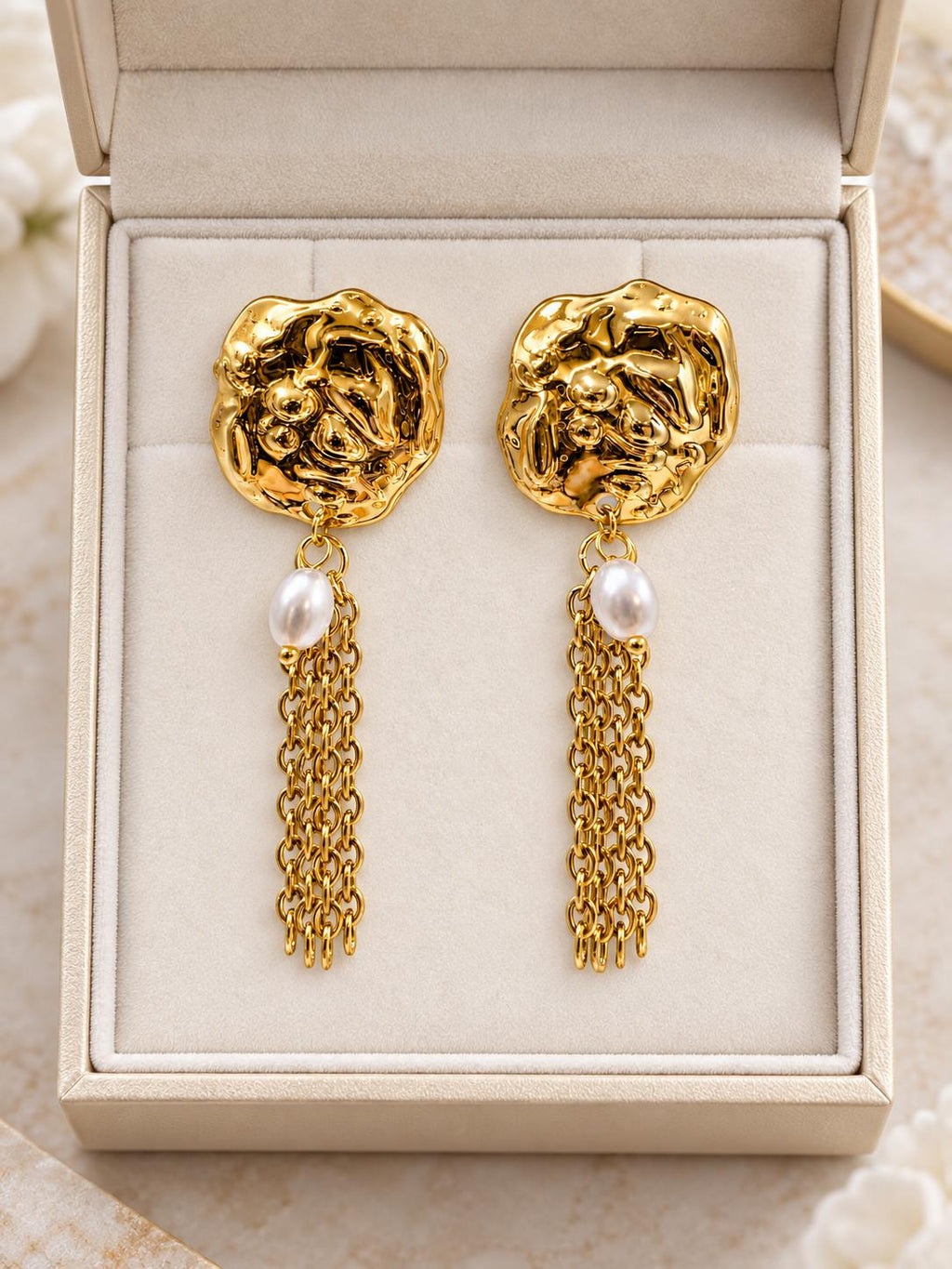 Aretes largos dorados texturizados con perla y fleco de cadena, joyería moderna para mujer SUY