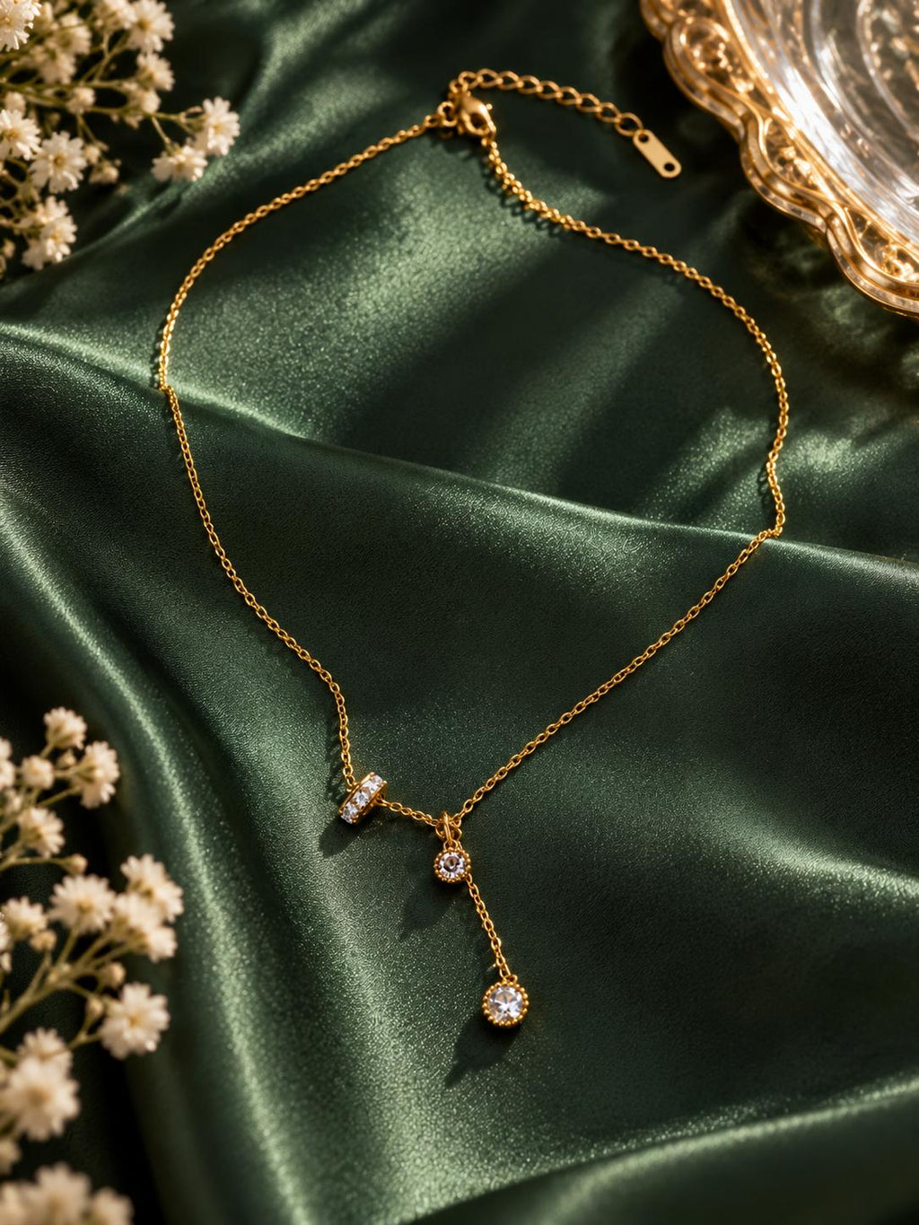 Collar dorado fino con circonitas colgantes, collar elegante de cadena fina SUY