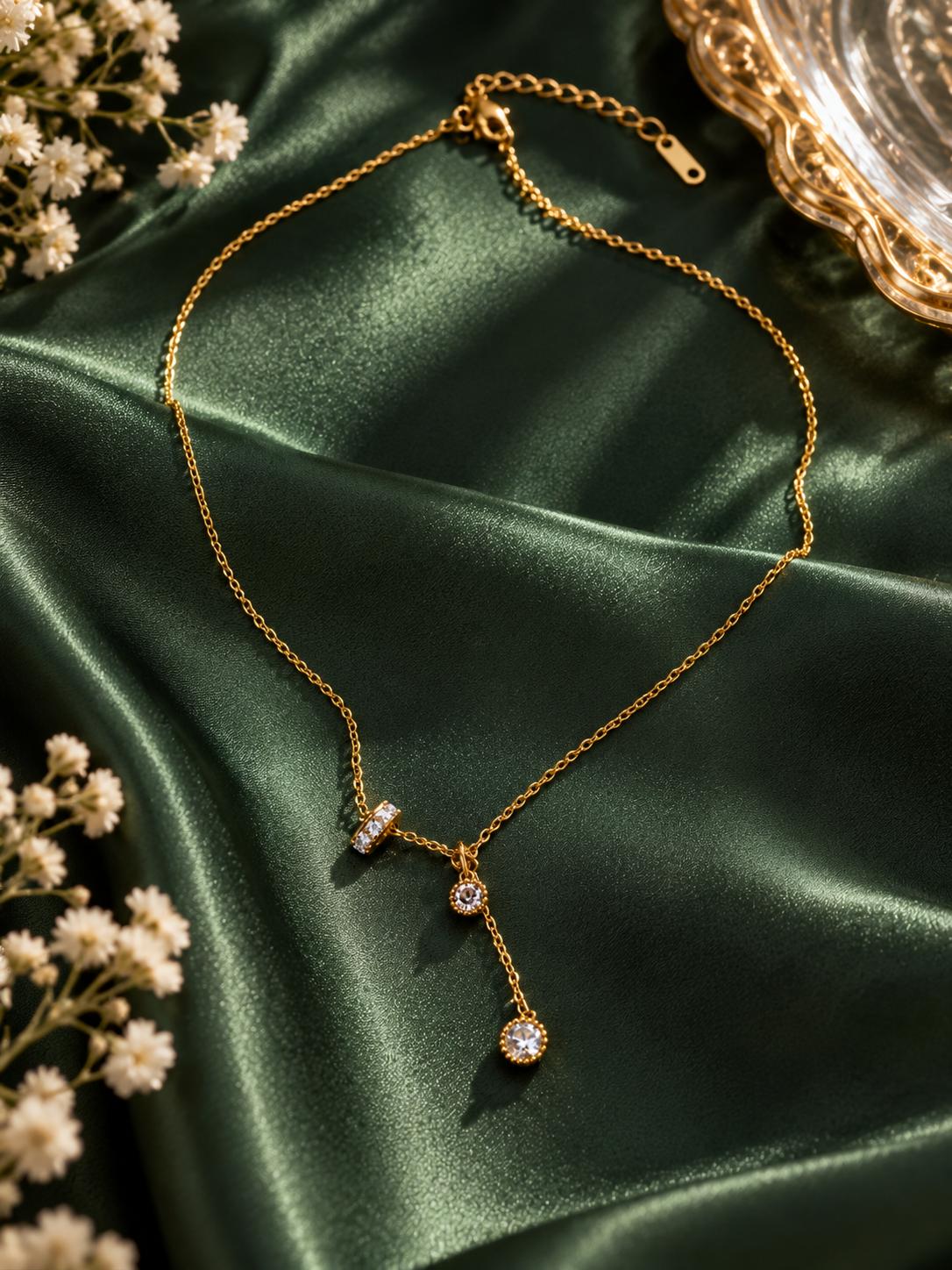 Collar dorado fino con circonitas colgantes, collar elegante de cadena fina SUY