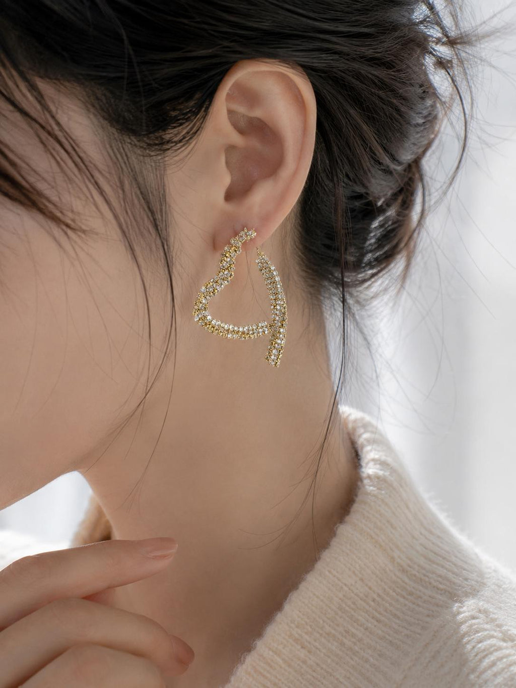 Aretes de aro corazón dorado llenos de circonitas brillantes, aretes llamativos para fiesta, boda, cita y uso diario, joyería de moda para mujer SUY