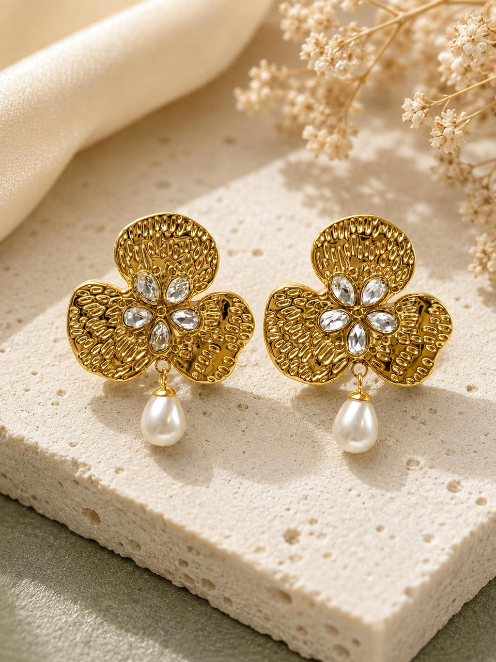 Aretes dorados flor con circonitas y perla colgante SUY, pendientes vintage mujer