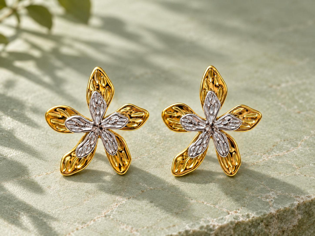 Aretes flor bicolor dorado y plateado, diseño elegante para mujer SUY