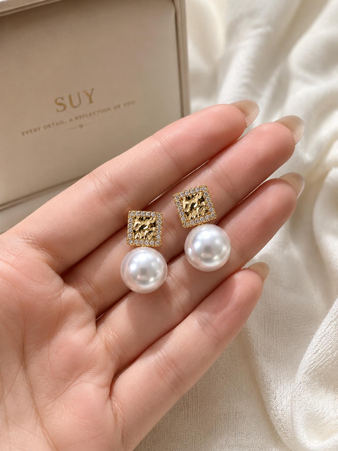 Aretes elegantes de perla blanca, diseño cuadrado con circonitas, joyería fina SUY para mujer