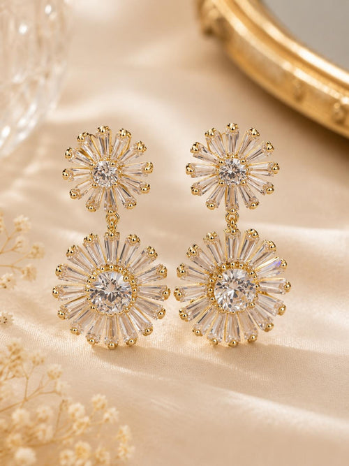 Aretes Colgantes de Flor con Zirconias Brillantes, Diseño Doble Floral, Elegantes para Mujer, Color Dorado