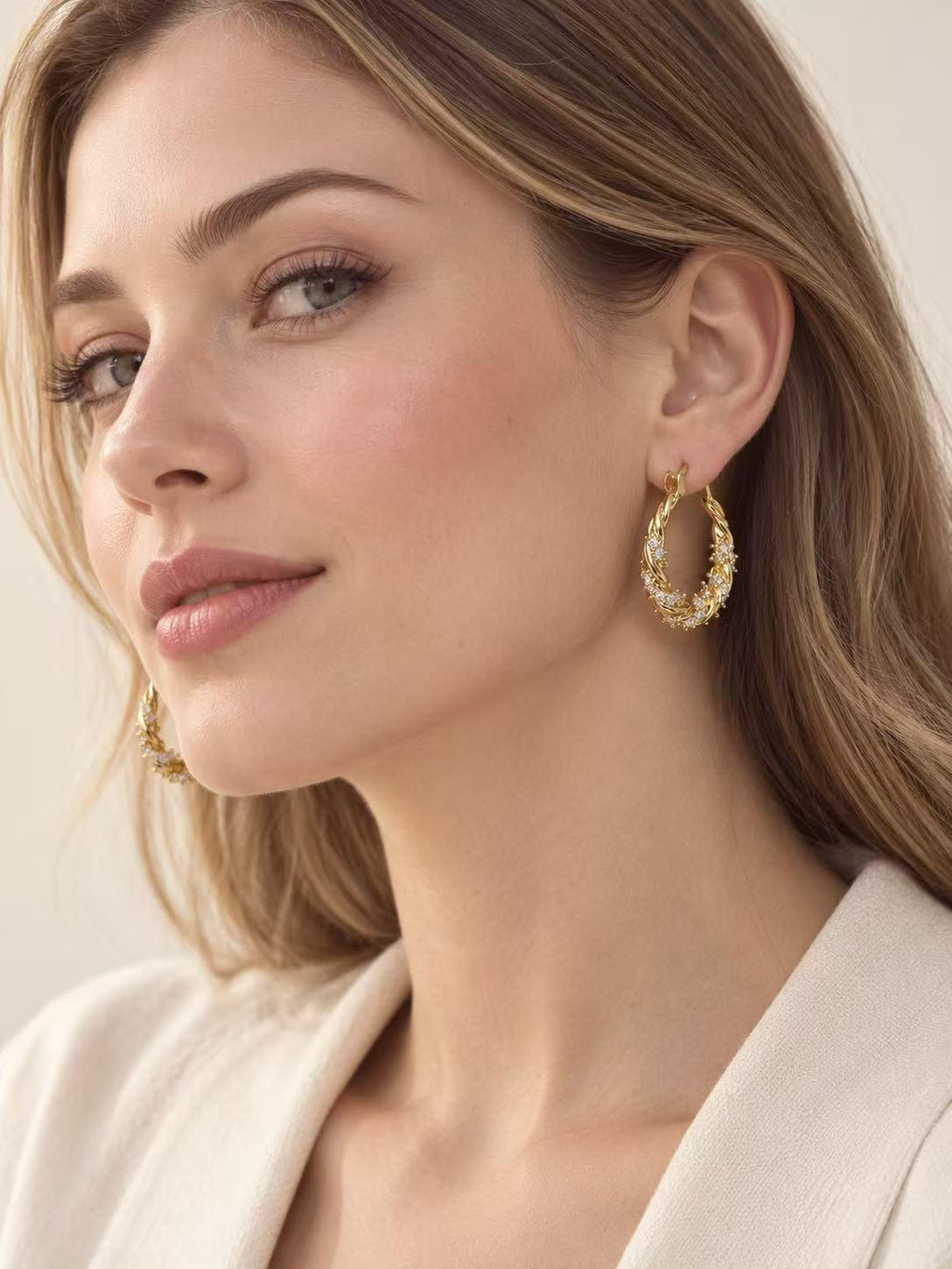Aretes Arracadas Doradas Trenzadas con Circonias Brillantes, Diseño Vintage Elegante para Mujer SUY