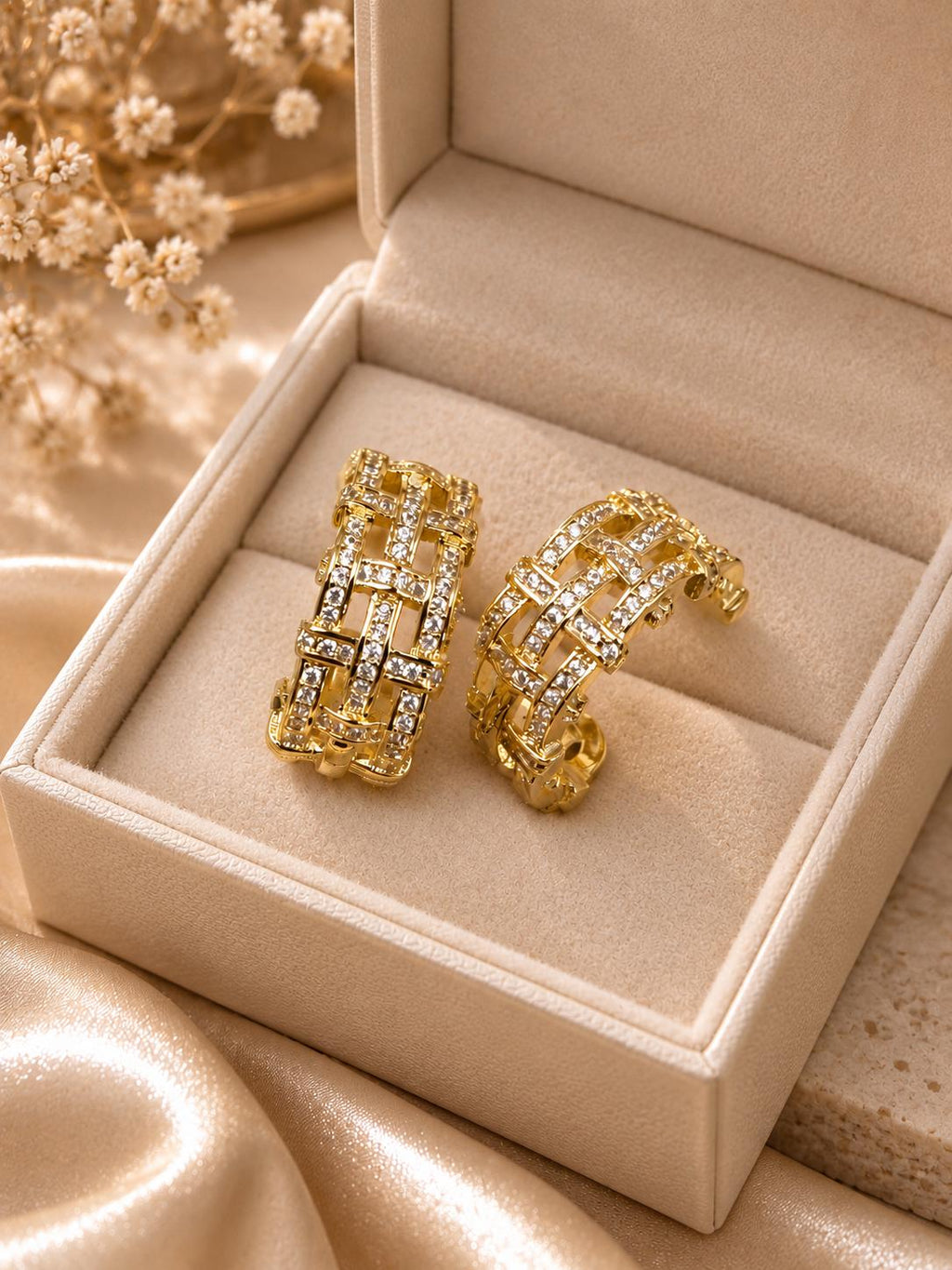 Aretes aro en forma de C con diseño trenzado y circonitas brillantes, joyería elegante SUY para mujer