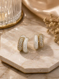 Aretes Dorados para Mujer con Circonitas y Diseño Doble Blanco SUY